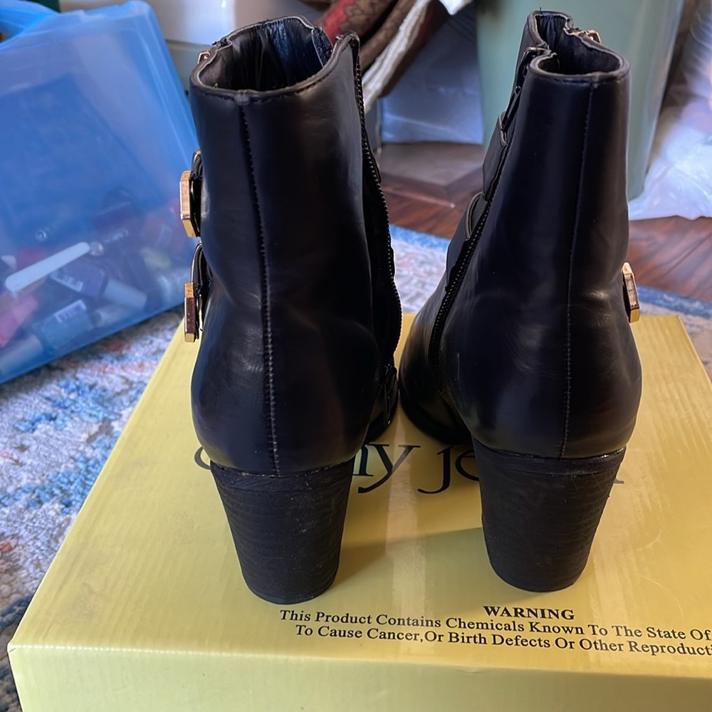 Cathy Jean Booties Size 6 - Picture 3 of 3